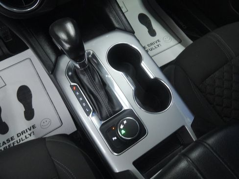 Used 2019 Chevrolet Blazer LT FWD image 21