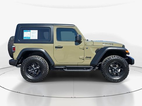 Used 2025 Jeep Wrangler Willys image 3