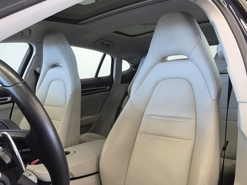 Used 2023 Porsche Panamera 4 Platinum Edition image 9
