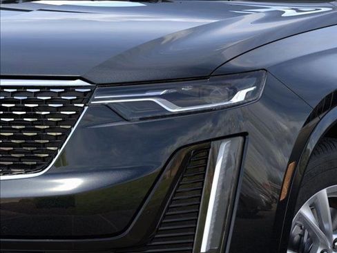 New 2025 Cadillac XT6 Luxury image 10