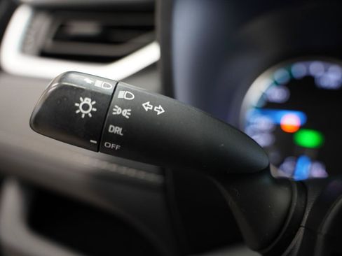 Used 2022 Toyota RAV4 LE AWD/4WD image 16