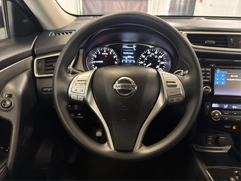 Used 2016 Nissan Rogue SV w/ SV Premium Package image 22