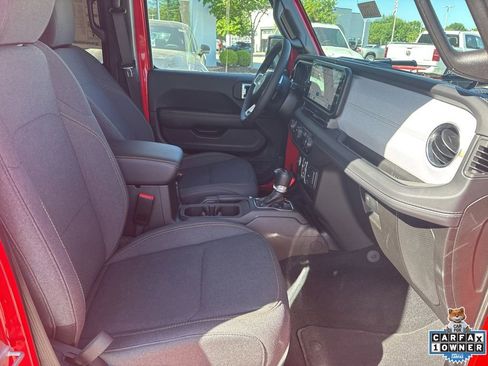 Used 2025 Jeep Wrangler Unlimited Sahara AWD/4WD image 49