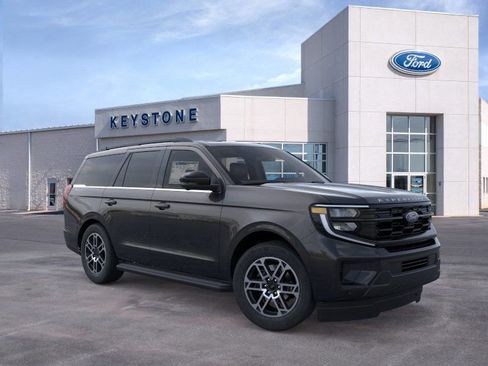 New 2025 Ford Expedition Active image 7