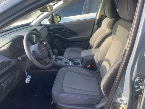 Used 2025 Subaru Crosstrek 2.0i Premium image 3