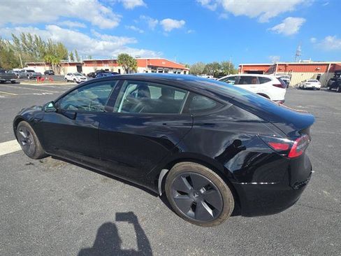 Used 2023 Tesla Model 3 Standard Range image 11