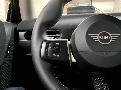 Used 2025 MINI Cooper 2-Door Hardtop image 20