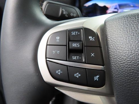 Used 2025 Ford Explorer Active w/ Active Comfort Package image 40