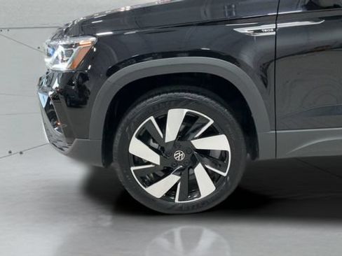 Used 2024 Volkswagen Taos SEL AWD/4WD image 34