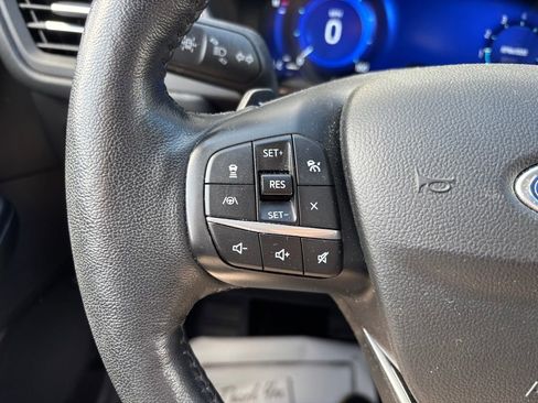 Used 2020 Ford Escape Titanium image 28