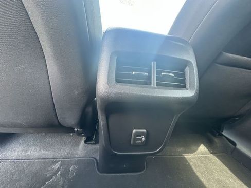 Used 2024 Chevrolet Equinox LS w/ LS Convenience Package FWD image 23