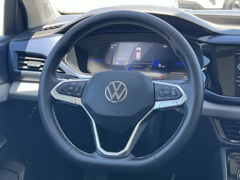 Certified 2023 Volkswagen Taos SE w/ Panoramic Sunroof Package FWD image 8