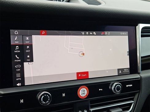 Certified 2025 Porsche Macan image 18