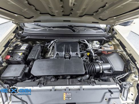 Used 2024 Chevrolet Colorado Z71 w/ Z71 Convenience Package 2 AWD/4WD image 48