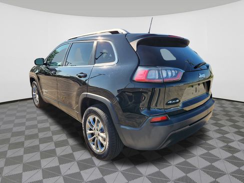 Used 2019 Jeep Cherokee Latitude Plus w/ Comfort/Convenience Group AWD/4WD image 3