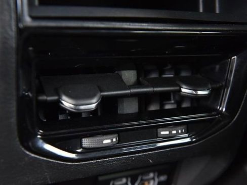 Used 2024 Jeep Grand Cherokee Altitude image 22