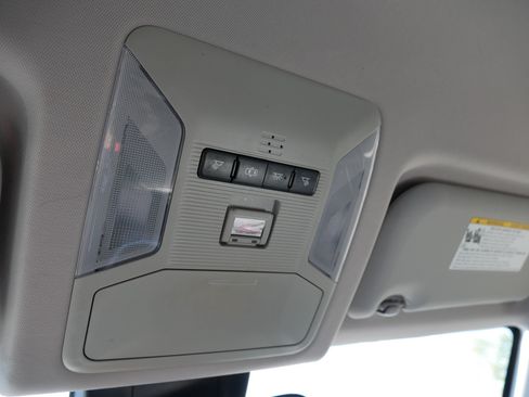 Used 2019 Toyota RAV4 LE w/ Carpet Mat Package AWD/4WD image 32