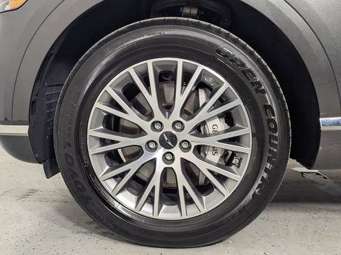 Used 2025 Genesis GV80 2.5T Standard AWD/4WD image 11