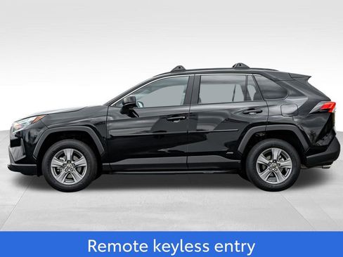 Certified 2023 Toyota RAV4 LE AWD/4WD image 4