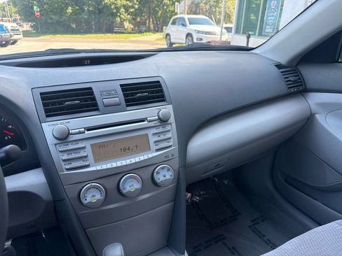 Used 2011 Toyota Camry LE FWD image 24