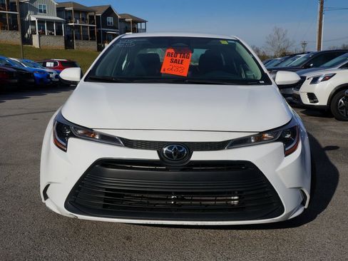 Used 2024 Toyota Corolla LE image 4