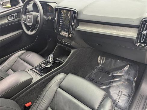 Used 2023 Volvo XC40 B5 Plus w/ Protection Package Premier image 23