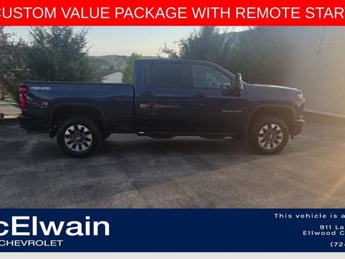 Used 2022 Chevrolet Silverado 2500 Custom w/ Custom Value Package AWD/4WD image 2