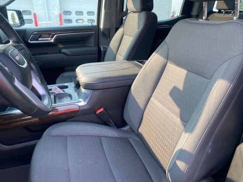 Used 2024 GMC Sierra 1500 Elevation w/ LPO, Elevation Black Package AWD/4WD image 8