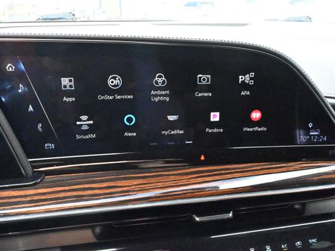 Used 2022 Cadillac Escalade Premium Luxury image 8