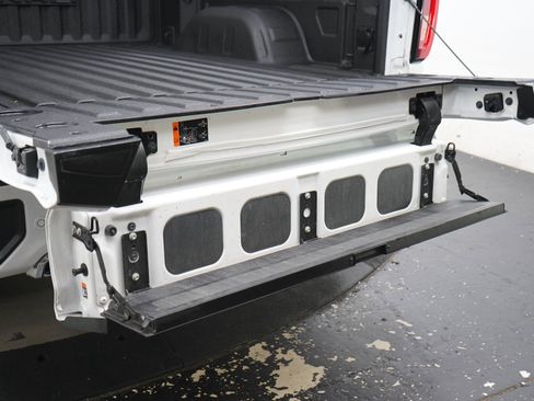 Used 2024 GMC Sierra 1500 Denali w/ Technology Package AWD/4WD image 18