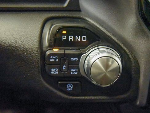 Used 2025 RAM 1500 Laramie AWD/4WD image 17