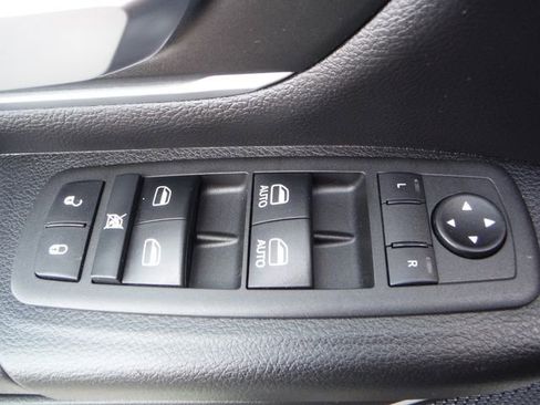 Certified 2022 RAM 1500 Big Horn image 17