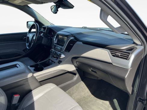 Used 2015 Chevrolet Suburban LT image 32