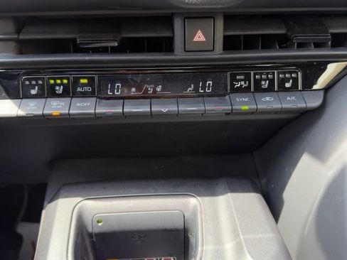 Used 2023 Toyota Crown AWD/4WD image 22