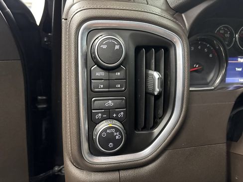 Used 2019 Chevrolet Silverado 1500 LT w/ Texas Edition AWD/4WD image 17