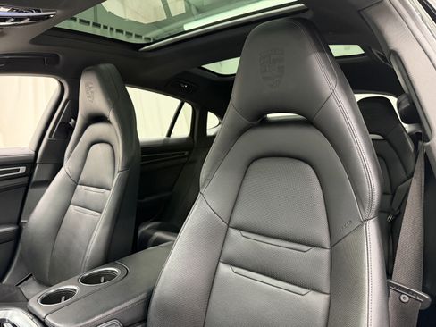 Certified 2022 Porsche Panamera 4 Platinum Edition image 5