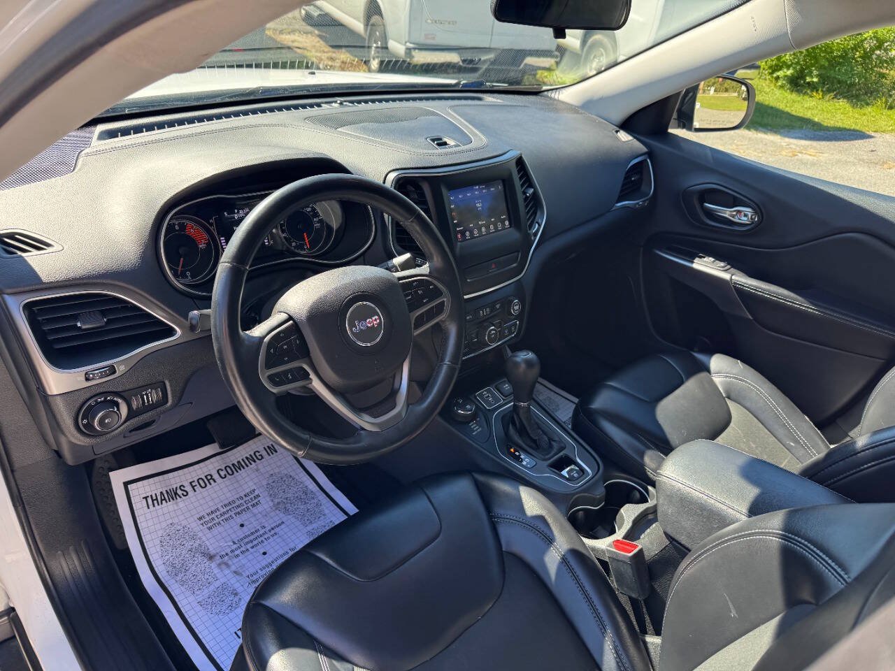 Used 2019 Jeep Cherokee Latitude Plus w/ Cold Weather Group AWD/4WD image 47