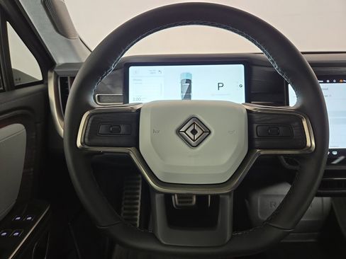 Used 2024 Rivian R1S Adventure AWD/4WD image 28