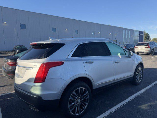Used 2017 Cadillac XT5 Premium Luxury w/ LPO, Wheel Lock Package AWD/4WD image 10