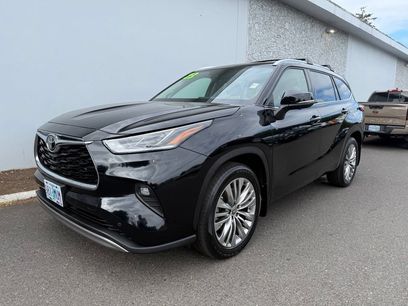 Used 2023 Toyota Highlander Platinum
