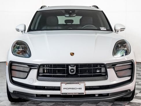 Certified 2025 Porsche Macan S image 7