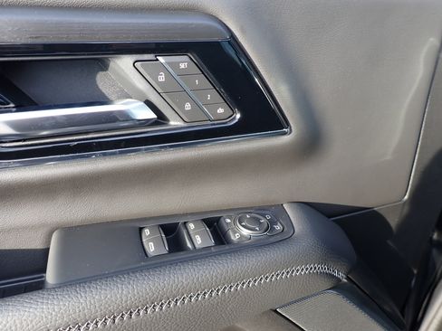 New 2026 GMC Yukon Denali w/ Sun & Power Step Package image 20