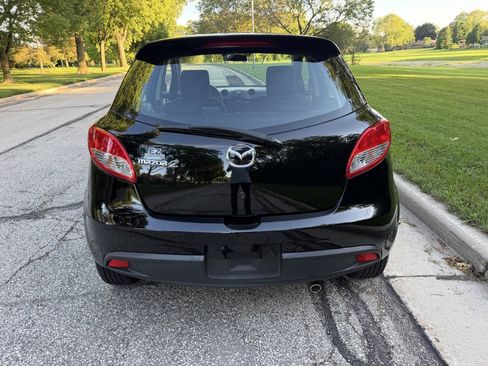 Used 2013 MAZDA MAZDA2 Touring FWD image 4