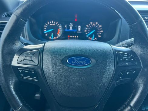 Used 2016 Ford Explorer XLT AWD/4WD image 21