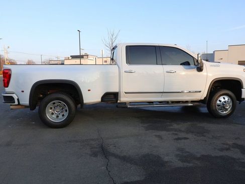 Used 2024 Chevrolet Silverado 3500 High Country w/ High Country Premium Package image 6