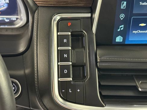 Certified 2023 Chevrolet Suburban Z71 w/ Off-Road Capability Package AWD/4WD image 24