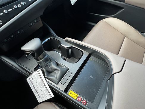 New 2025 Lexus ES 350 w/ Premium Package image 19