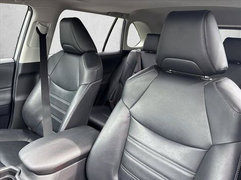 Used 2020 Toyota RAV4 XLE Premium FWD image 20