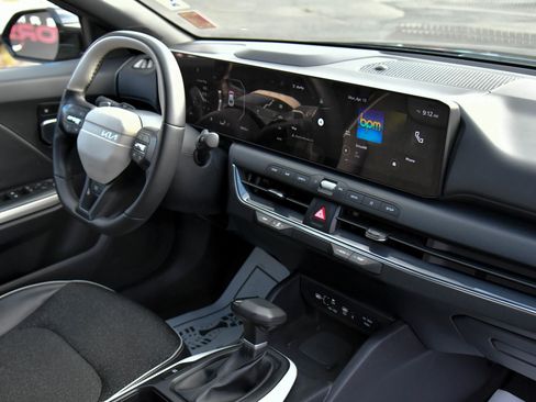 Used 2025 Kia K4 GT-Line w/ GT-Line Sunroof Package image 49