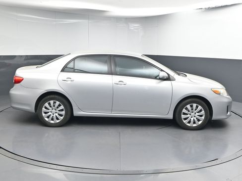 Used 2012 Toyota Corolla LE image 9